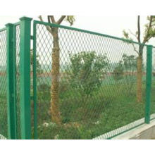 High Quality PVC Coated Expanded Wire Mesh Fence